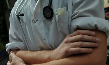 Γιατρός στη Γερμανία νάρκωνε και βίαζε ασθενείς του