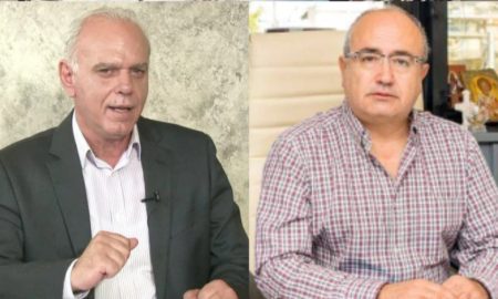 Ο Γιώργος Βαθιώτης είναι Έλληνας δημοσιογράφος. Απόφοιτος του Μαθηματικού Τμήματος της Φυσικομαθηματικής Σχολής του Πανεπιστημίου Αθηνών. Έκανε μεταπτυχιακές σπουδές στην Μετεωρολογία και σπουδές πάνω στα Μέσα Ενημέρωσης και την Επικοινωνία. Αγαπημένες γλώσσες ελληνικά και γαλλικά. Από το 2002 έχει ενταχθεί στο πολιτικό και το αυτοδιοικητικό ρεπορτάζ. Αρθρογραφεί επί σειρά ετών σε πολλές ημερήσιες και εβδομαδιαίες εφημερίδες, περιοδικά και στον ηλεκτρονικό τύπο. Για πολλά χρόνια υπήρξε σχολιαστής σε εκπομπές πολιτικού και κοινωνικού περιεχομένου. Τα τελευταία 6 χρόνια επιμελείται και παρουσιάζει την γνωστή κοινωνικοπολιτική τηλεοπτική εκπομπή «Χωρίς Χρώμα» με εκλεκτούς καλεσμένους της επικαιρότητας συνεργαζόμενος με πολλούς τηλεοπτικούς σταθμούς.