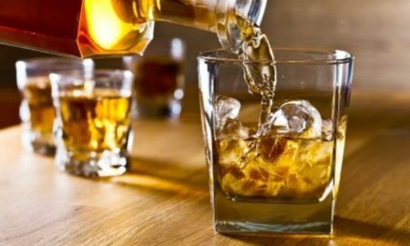 Βόλος: Ανοιχτό μπαρ στην πόλη-Σύλληψη ιδιοκτήτη και πελατών
