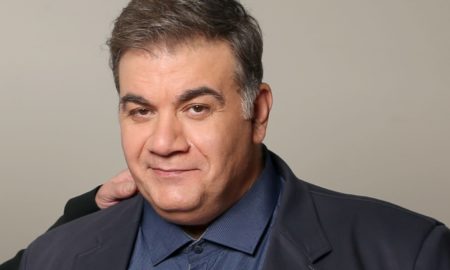 Δημήτρης Σταρόβας: Με κόκκινο μαγιό αποχαιρέτησε το 2020 και προκάλεσε χιουμοριστικά σχόλια
